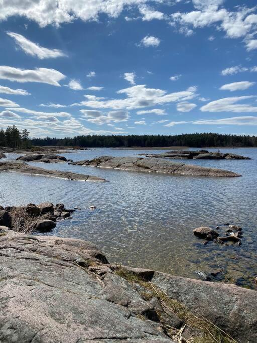 Stuga Pa Oe / Naerhet Till Vatten Mariestad Esterno foto